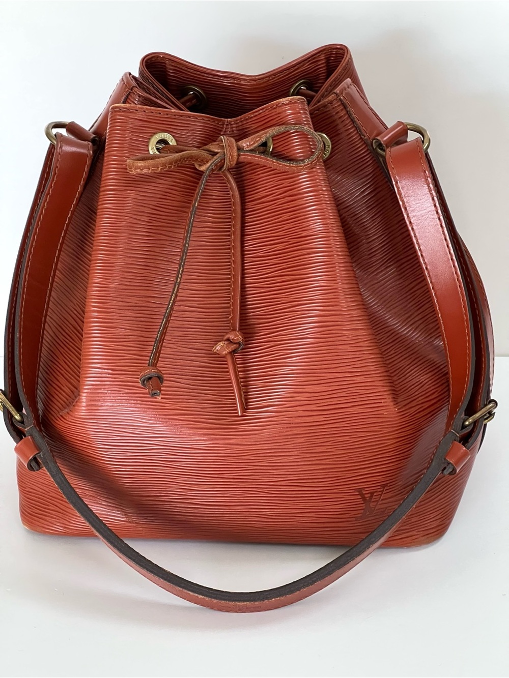 Louis Vuitton Petite Vintage Epi Noe Bucket Bag